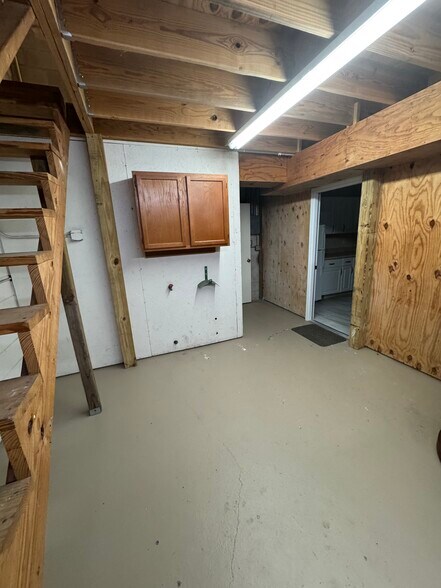 More Photos Of 3903 Industry Blvd, Lakeland Warehouse For Lease