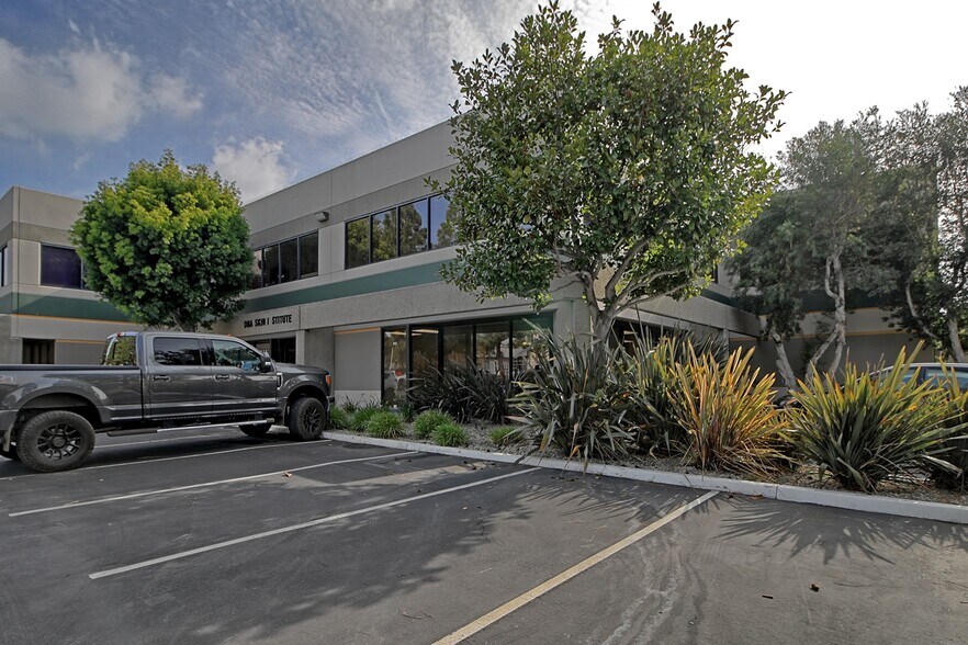 More Photos Of 4572 Telephone Rd, Ventura Warehouse For Lease