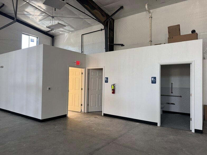 More Photos Of 1310 N 39th St, Nampa Industrial For Sale