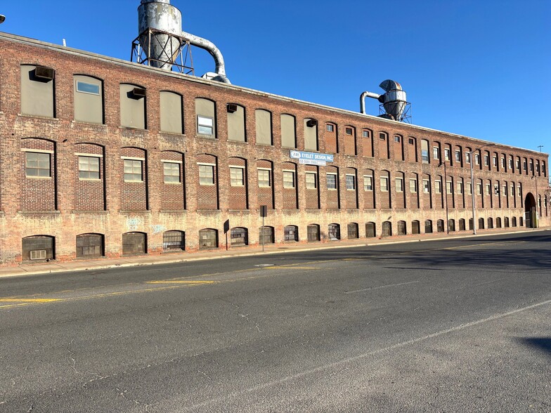 Primary Photo Of 574 E Main St, Waterbury Manufacturing For Sale