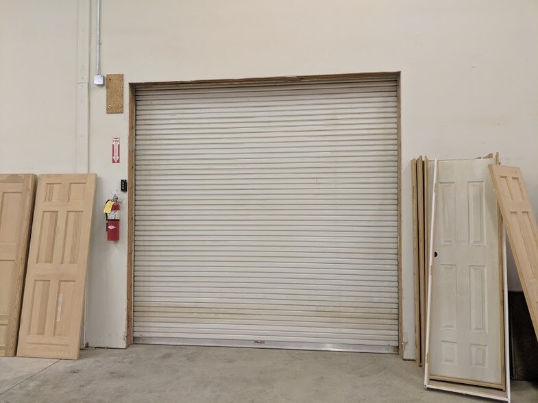 More Photos Of 212 White St, Danbury Warehouse For Lease
