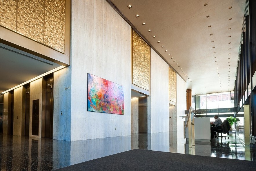 More Photos Of 101 S 5th St, Louisville Office For Lease