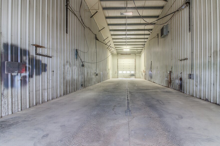 More Photos Of 501 Stover Rd, Grandview Industrial For Sale
