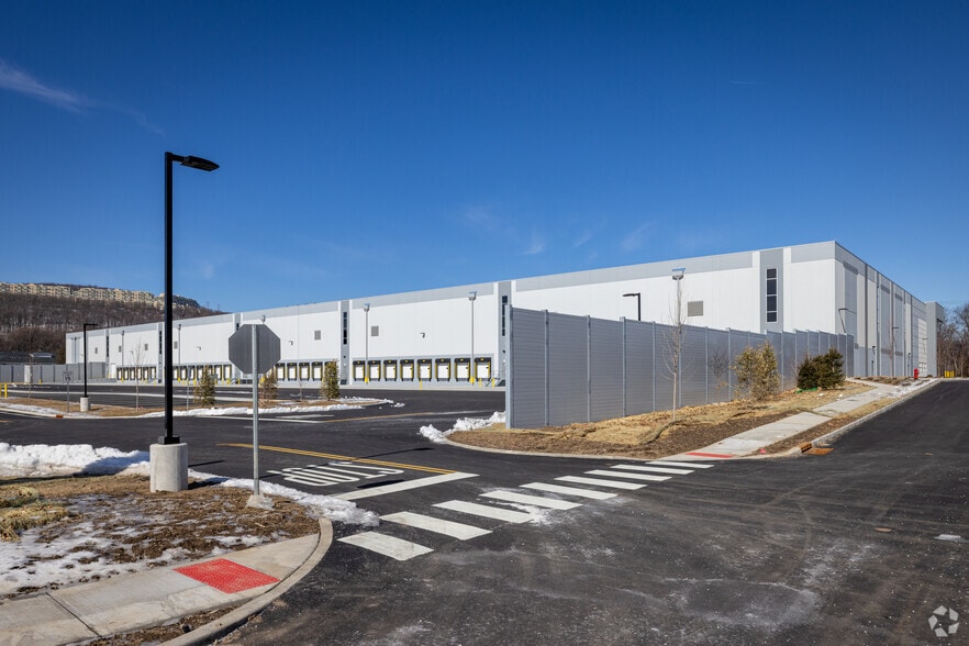 More Photos Of 201 Tabor Rd, Morris Plains Unknown For Lease