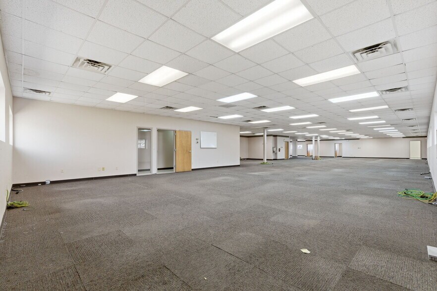 More Photos Of 1612 N Osteopathy, Kirksville Office For Sale