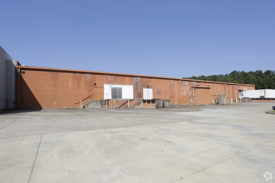 More Photos Of 903 Elbert St, Elberton Freestanding For Lease