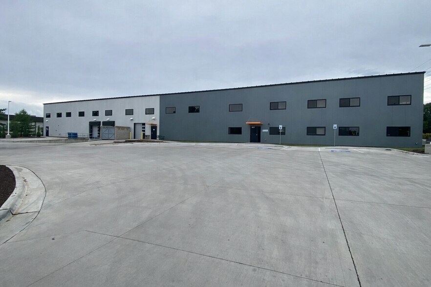 Primary Photo Of 421 NW Capital Dr, Lee's Summit Warehouse For Lease