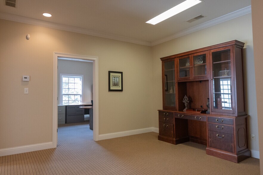 More Photos Of 7775 Cooper Rd, Montgomery Office For Lease