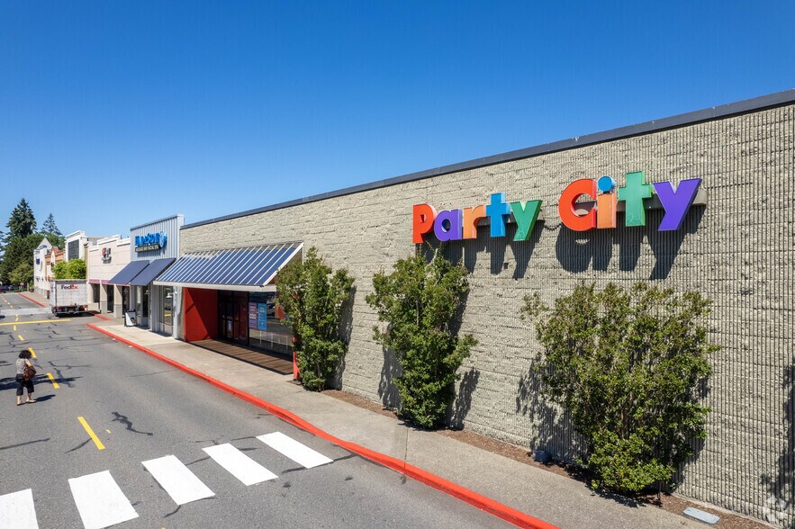 More Photos Of 15600 NE 8th St, Bellevue General Retail For Sale