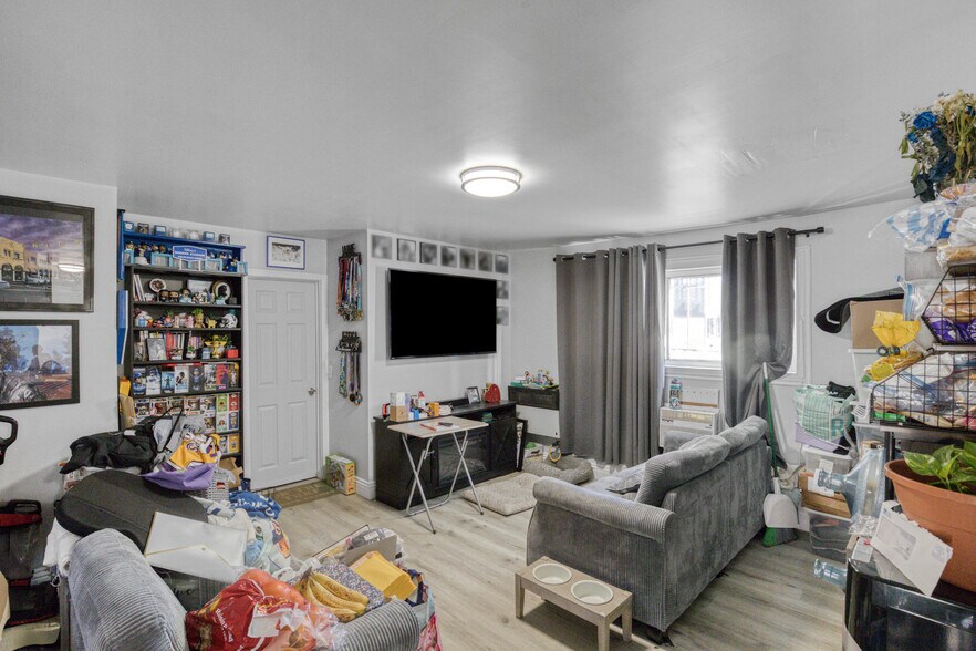 More Photos Of 5447 Blackwelder St, Los Angeles Apartments For Sale