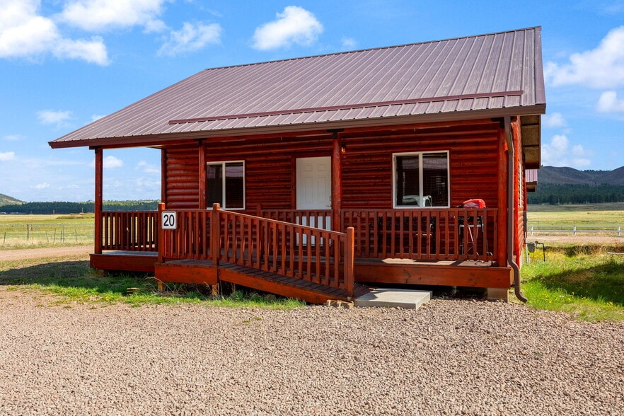 More Photos Of 2 County Road 2141 rd, Alpine Hotel For Sale