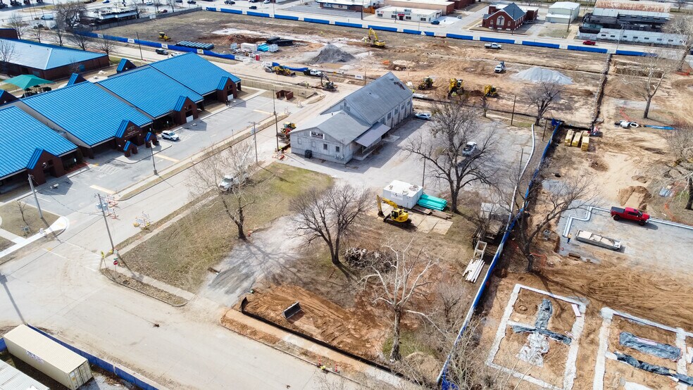 More Photos Of 2139 S Phoenix Ave, Tulsa Religious Facility For Sale