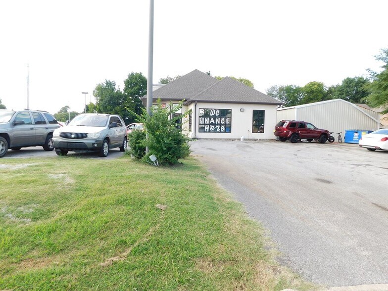 More Photos Of 1432 CAMPBELL Ln, Bowling Green Medical For Sale
