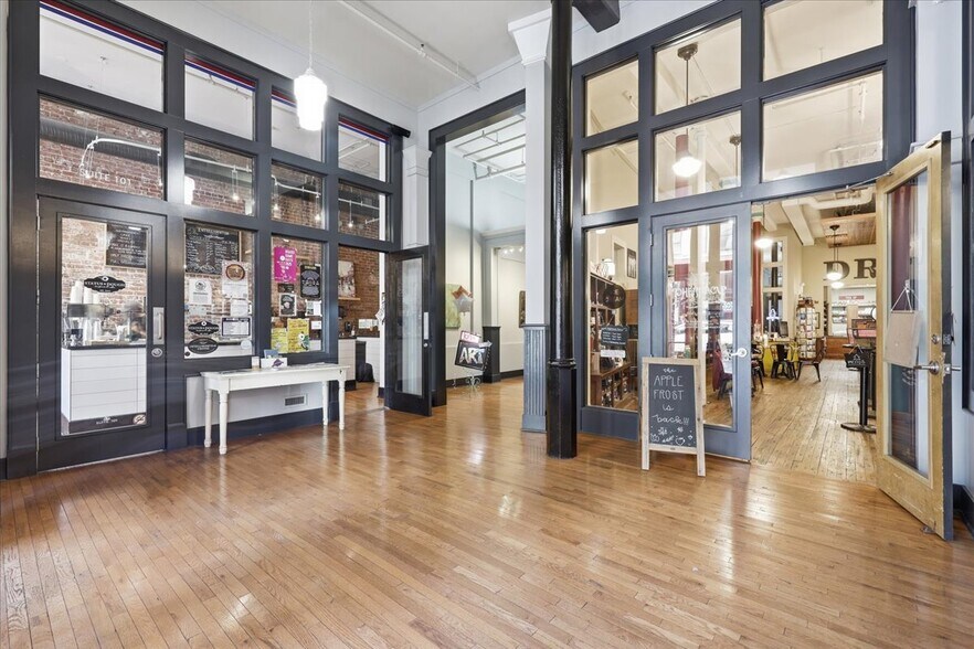 More Photos Of 418 S Gay St, Knoxville Office Residential For Lease
