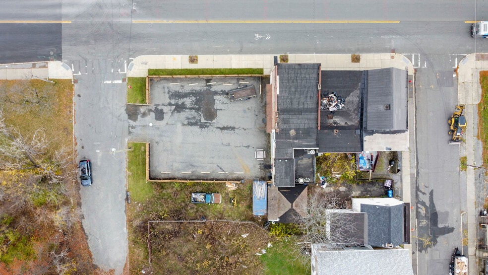 More Photos Of 1118 Broadway, Albany Bar For Sale