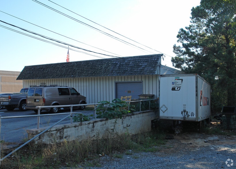 More Photos Of 1237 Strickland Rd, Roswell Light Distribution For Lease