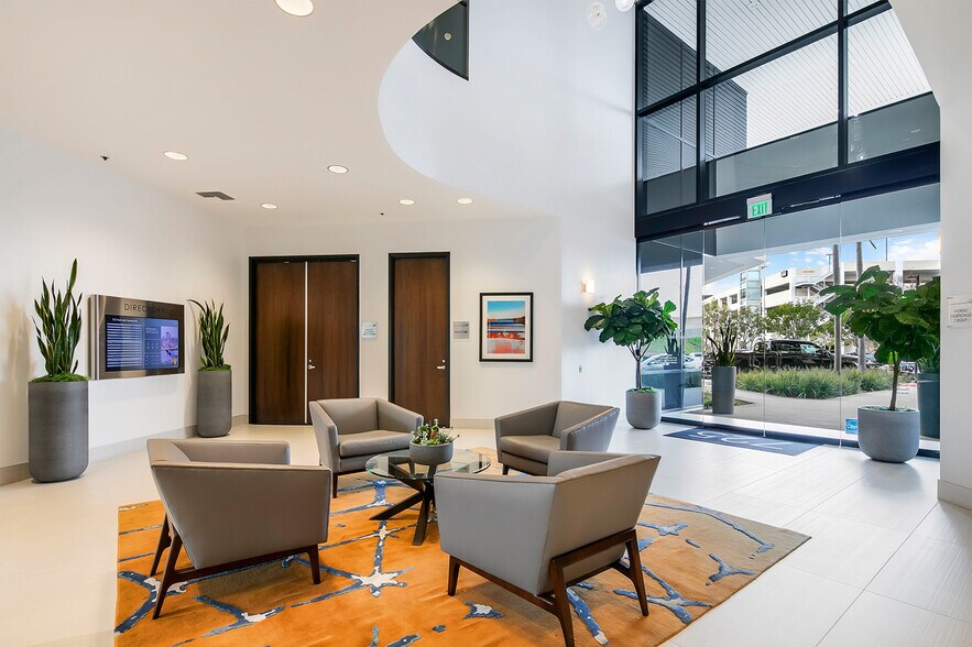 More Photos Of 725 W Town and Country Rd, Orange Medical For Lease