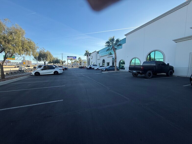 More Photos Of 7660 Dean Martin Dr, Las Vegas Warehouse For Lease