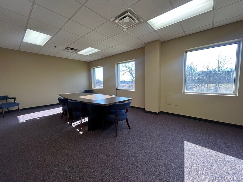 More Photos Of 40 Triplett Dr, London Warehouse For Lease