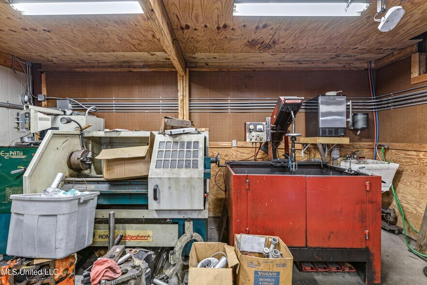 More Photos Of 526 Main St, Bay Saint Louis Warehouse For Sale