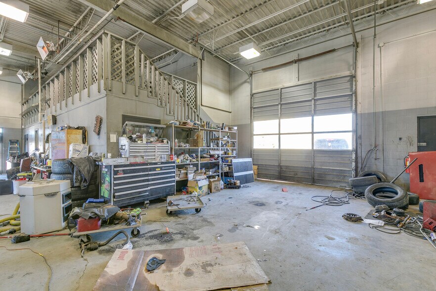 More Photos Of 508 Henslee Dr, Dickson Service Station For Sale