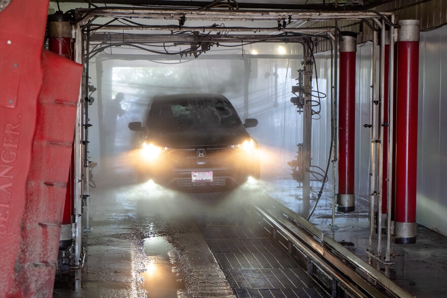 More Photos Of 1201 Cedar St, Helena Carwash For Sale