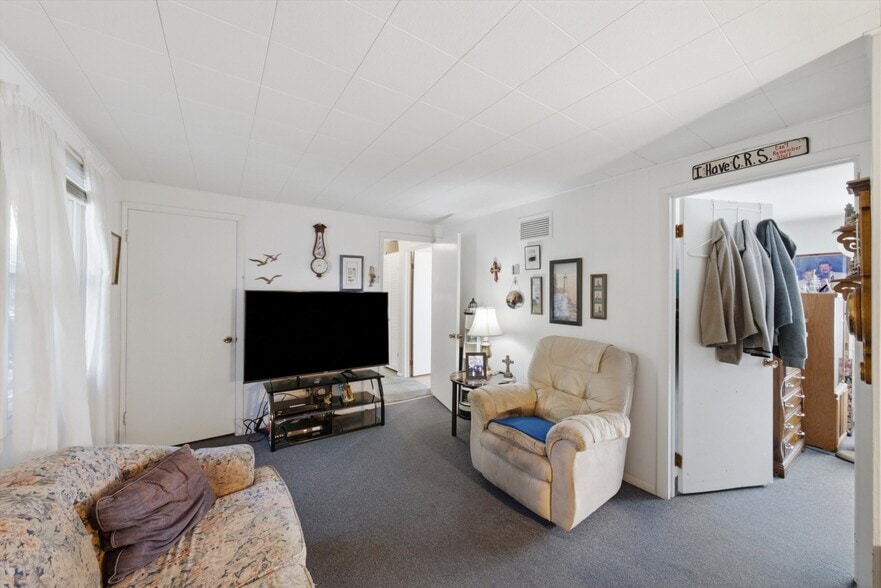 More Photos Of 34112 N Barron Blvd, Grayslake Flex For Sale