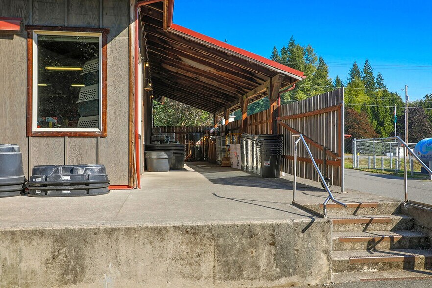 More Photos Of 461 NE Old Belfair Hwy, Belfair Storefront Retail Office For Sale