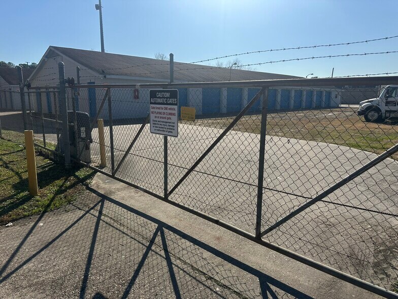 More Photos Of 6616 FM 2100 Rd, Crosby Specialty For Sale