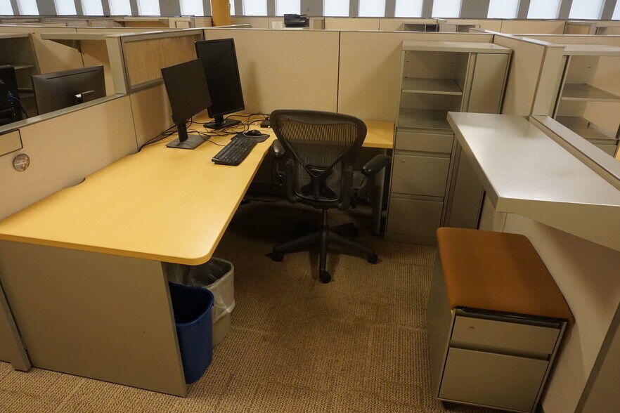 More Photos Of 40 Media Dr, Queensbury Office For Lease