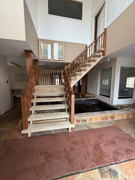 More Photos Of 720 Masonic Dr, Bridgeport Office Residential For Sale