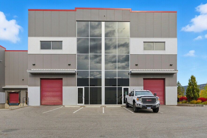 More Photos Of 1965 Pier Mac, Kelowna Warehouse For Sale