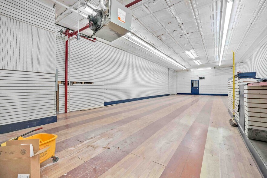 More Photos Of 2035 Second Ave, New York Office Residential For Sale