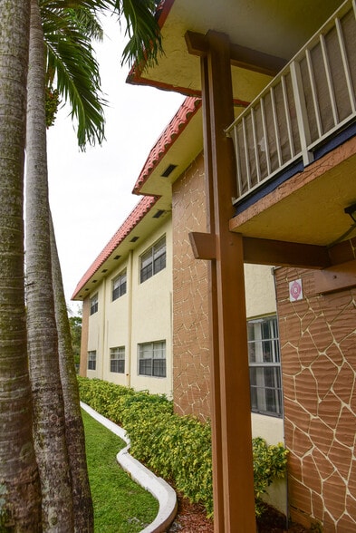 More Photos Of 3400-3460 NW 50th Ave, Lauderdale Lakes Apartments For Sale