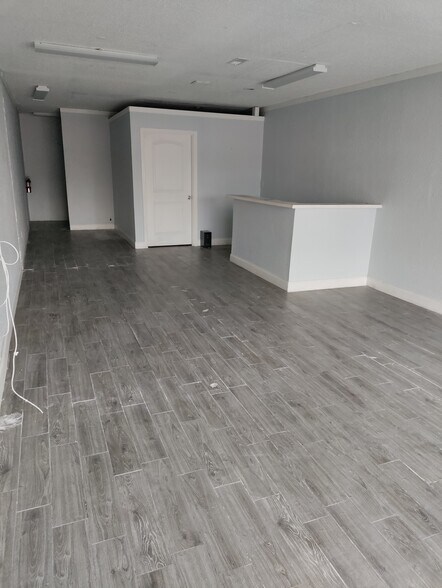 More Photos Of 29811-29829 US Highway 19, Clearwater General Retail For Sale