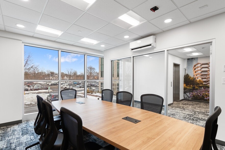 More Photos Of 1051 Franklin Ave, Garden City Office For Sale
