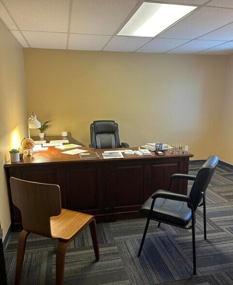 More Photos Of 2705 N 4th St, Flagstaff Office For Sale