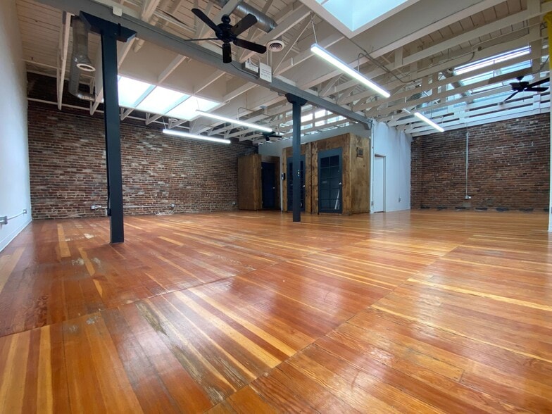 More Photos Of 230-236 8th St, San Francisco Light Manufacturing For Lease
