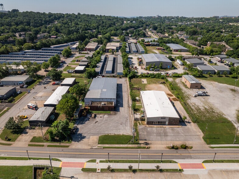 More Photos Of 535 W Poplar St, Fayetteville Warehouse For Lease