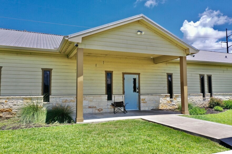 More Photos Of 4150 Highway 36 S, Brenham Shelter For Sale