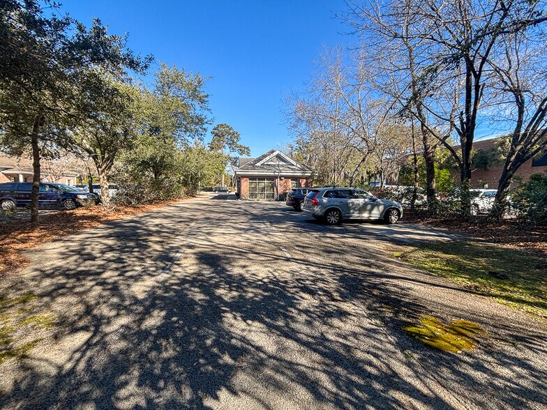 More Photos Of 1321 Ashley River Rd, Charleston Office For Lease