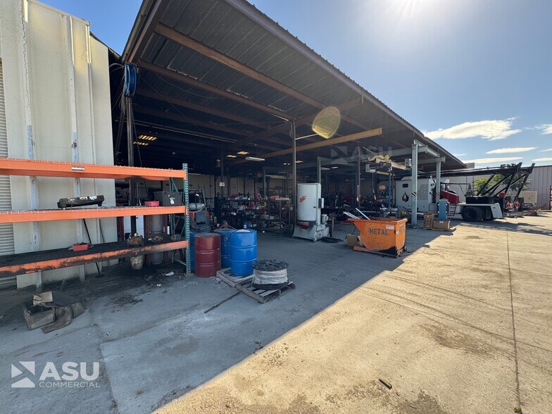More Photos Of 2901 Gibson St, Bakersfield Warehouse For Lease