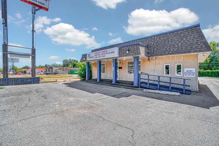 More Photos Of 1222 NW Cache Rd, Lawton Office For Sale