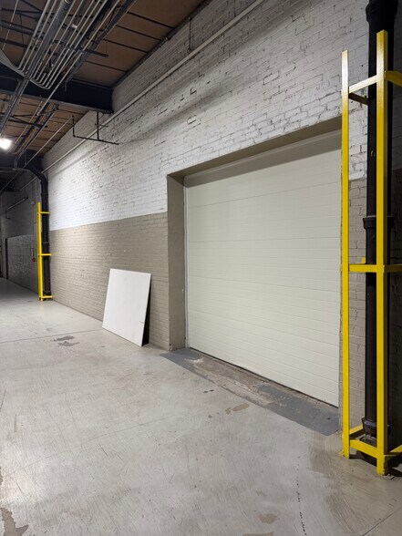 More Photos Of 2600 Washington Blvd, Bellwood Warehouse For Lease