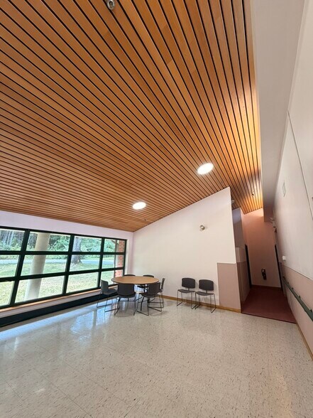 More Photos Of 5 Wally Krueger Way, Bridgewater Daycare Center For Lease