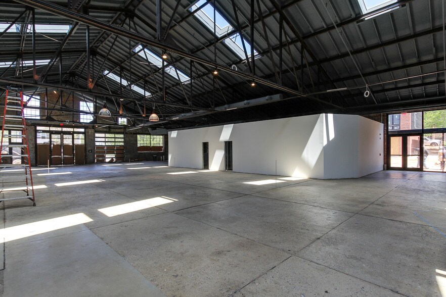 More Photos Of 500 E Davie St, Raleigh Restaurant For Lease