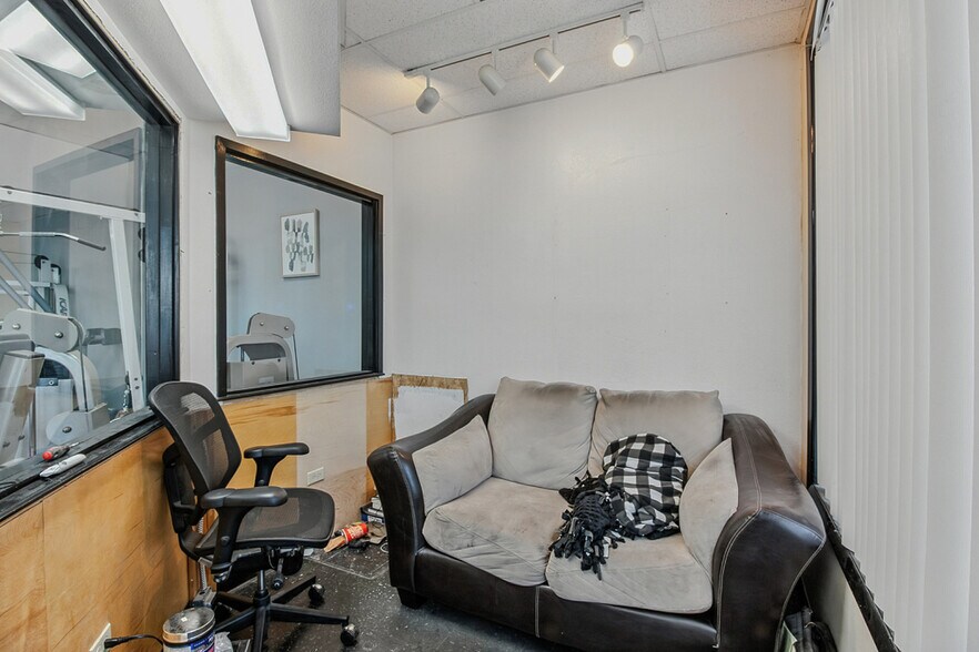 More Photos Of 6980 W Overland Rd, Boise Storefront Retail Office For Lease