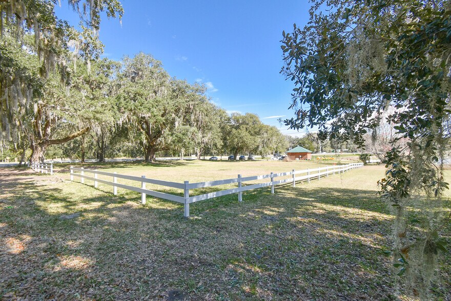 More Photos Of 831 Huntington Rd, Crescent City Freestanding For Sale