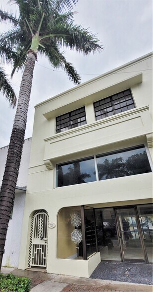 More Photos Of 726 Arthur Godfrey Rd, Miami Beach Restaurant For Lease