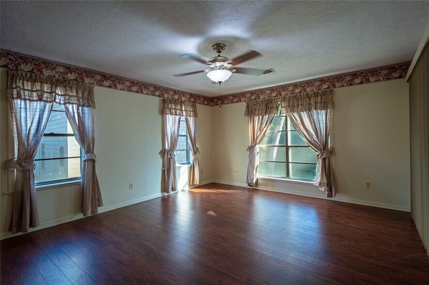 More Photos Of 1213 Lakeland Loop, Hilltop Lakes Specialty For Sale